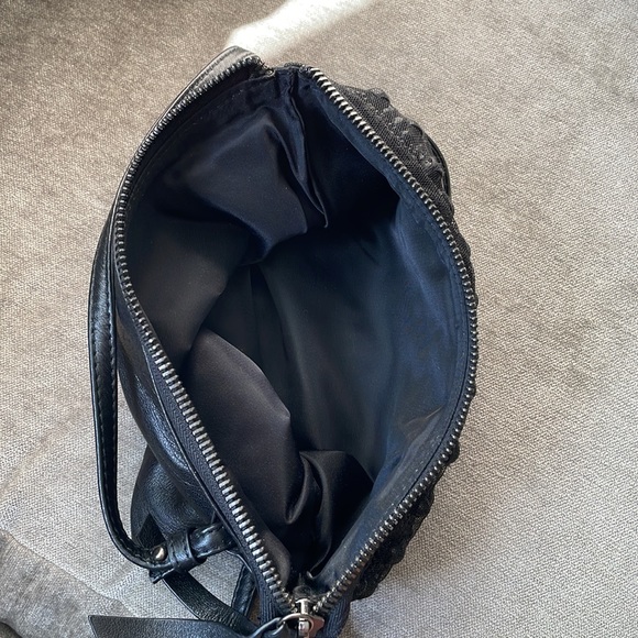 Cynthia Vincent Crossbody Leather Bag - Picture 7 of 7